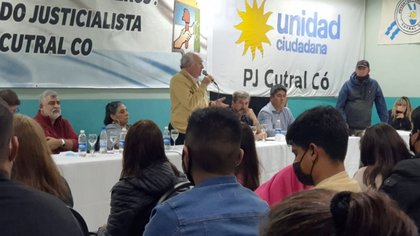Martínez se muestra y Parrilli mira hacia octubre