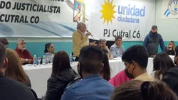 Martínez se muestra y Parrilli mira hacia octubre