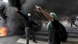 Tensión en el Congreso: violencia, marchas y quema de gomas
