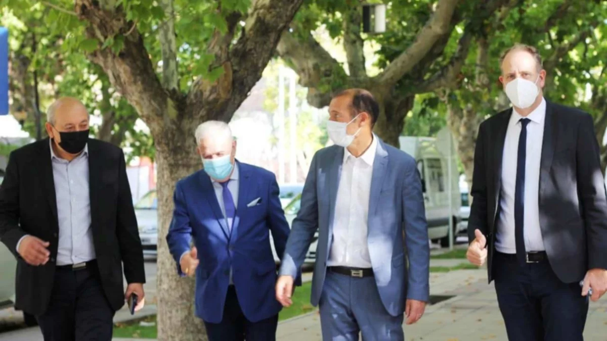 Pastores evangélicos se codean con lo más alto de la política