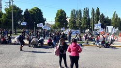 Caos de tránsito: corte en la ruta 22 y el puente a Cipolletti