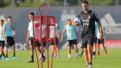 Scaloni “No es la idea bloquear jugadores”