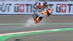 (Video) Terrible "palo" de Marc Márquez en Indonesia