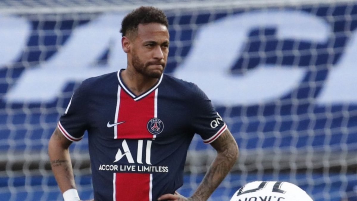 Fuerte acusación a Neymar: “Ni se entrena y llega borracho”