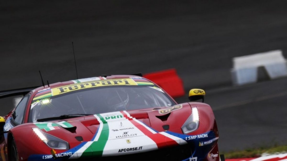 Manu Urcera probó una Ferrari en Monza
