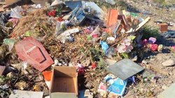 Por el hallazgo de ataúdes, reforzarán la seguridad en el basurero
