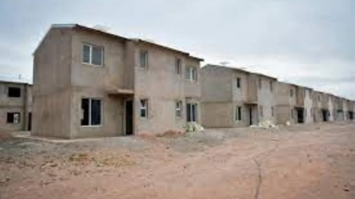 Cooperativas construyen más viviendas que el Estado