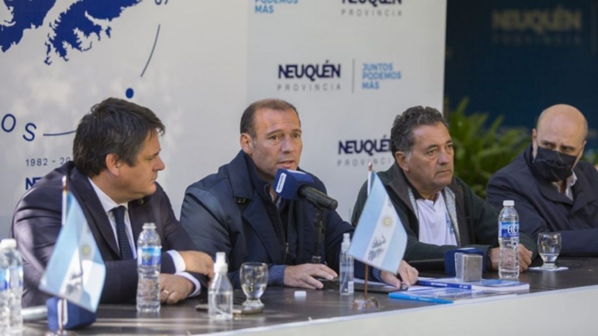 Gutiérrez anunció que el barbijo es "optativo" también en comercios