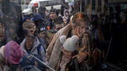 Mujeres ucranianas son violadas por militares rusos