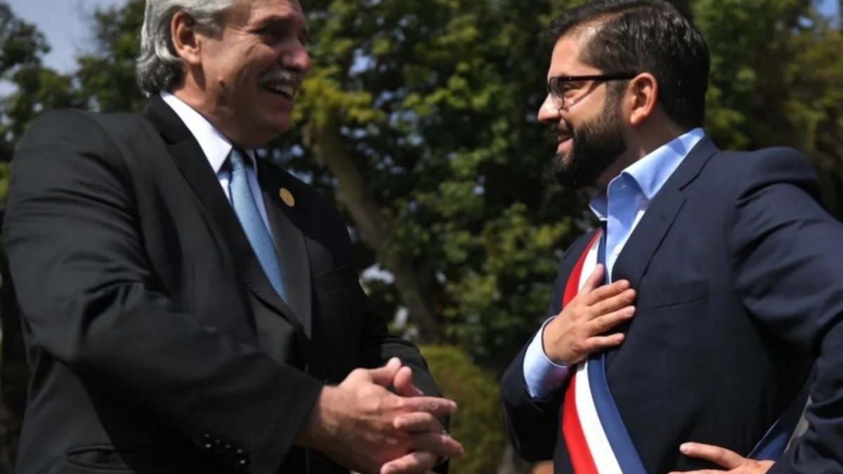 El presidente chileno Gabriel Boric llegó a Argentina