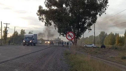 Reclaman trabajo y cortan Ruta 7 en el Chañar