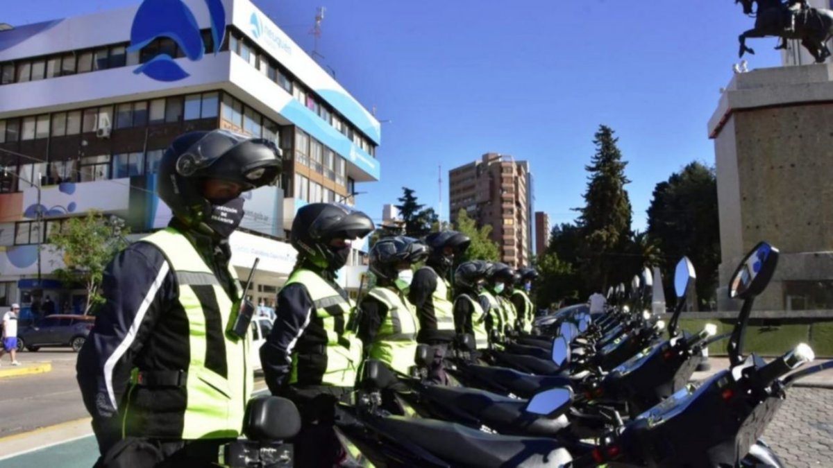 El municipio suma 30 motos y refuerza controles nocturnos