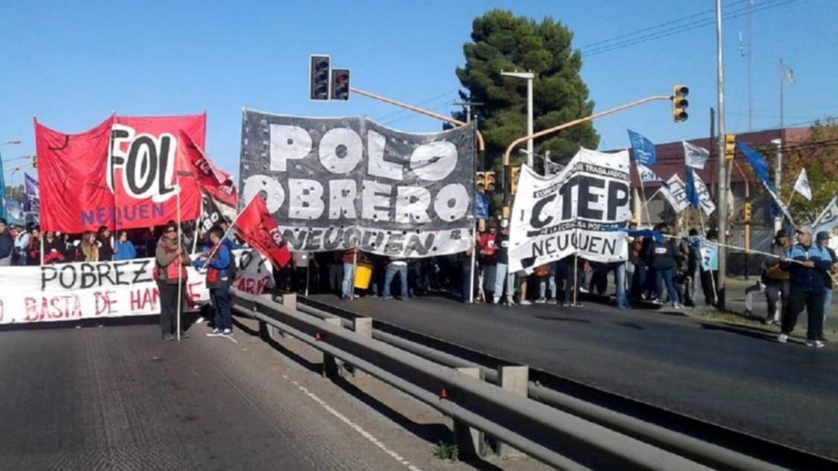 ¡Día de miércoles! Protestas y caos en el centro neuquino