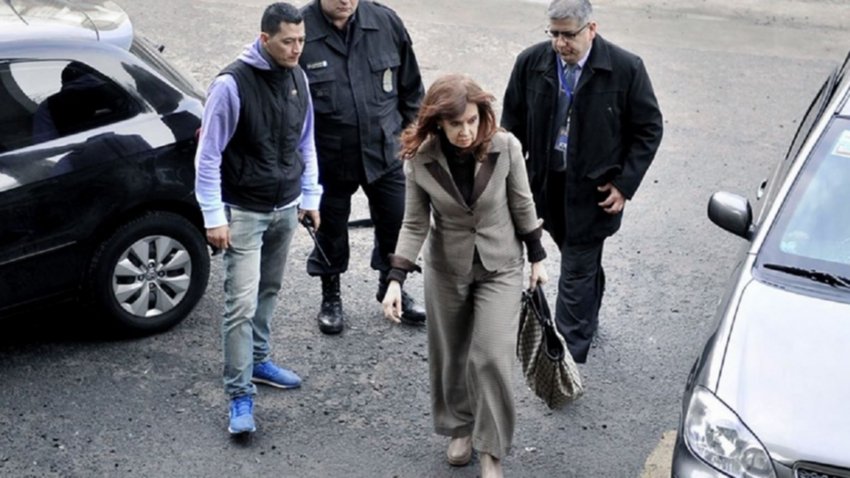 Desde Neuquén hubo apoyos a CFK, y pedidos de "pena de muerte"