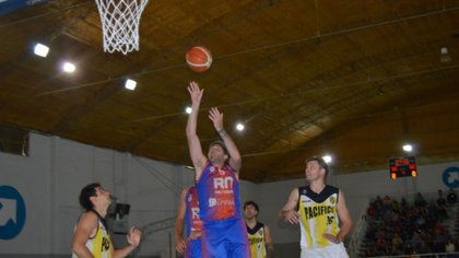 El Depo volvió a ganar y complicó al Deca