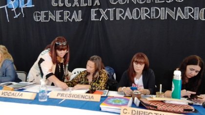 Los maestros rechazan la oferta que no modificaba el aumento