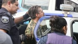 El loco del rifle, los pumas y la niñita rescatada