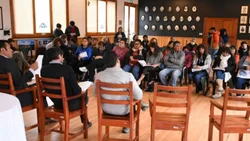 Llancafilo y Saloniti escucharon a la comunidad educativa de San Martín