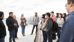 Estudiantes de la UNCo recorrieron los paneles solares de la Legislatura