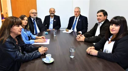 El ministro Perczyk mediará en el conflicto docente rionegrino