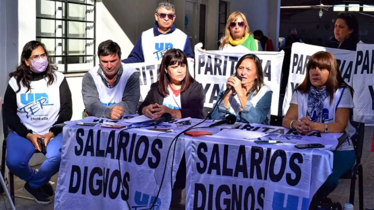 UnTER desafió al gobierno y convocó a un paro de 48 horas