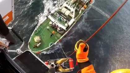 Dramático rescate de un tripulante en un barco pesquero