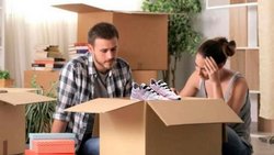 Doloroso: ¿Compro zapatillas o pago el alquiler?