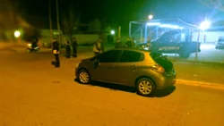 Los detuvieron por el olor a porro y tenían 800 mil pesos