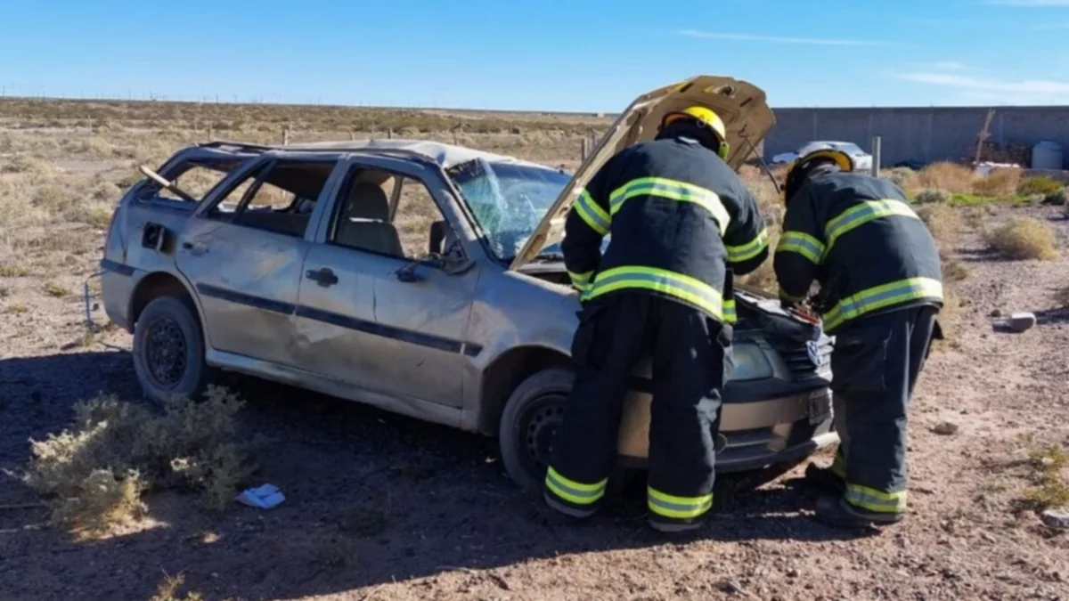 Volcó con el auto y se negó al test de alcoholemia