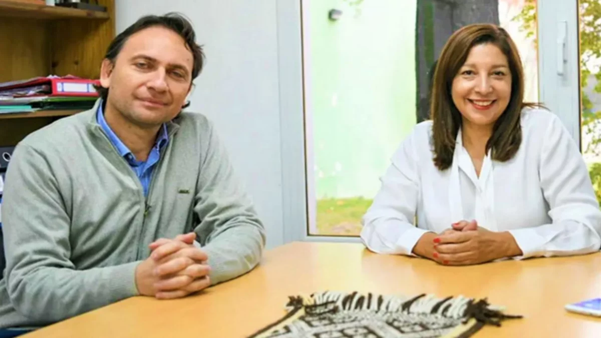 Por los boletines Carreras echó a su ministra de Educación