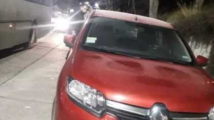 Bariloche: Un docente alcoholizado rompía autos por diversión