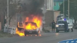 Ardió una camioneta de reparto de pan en el oeste neuquino