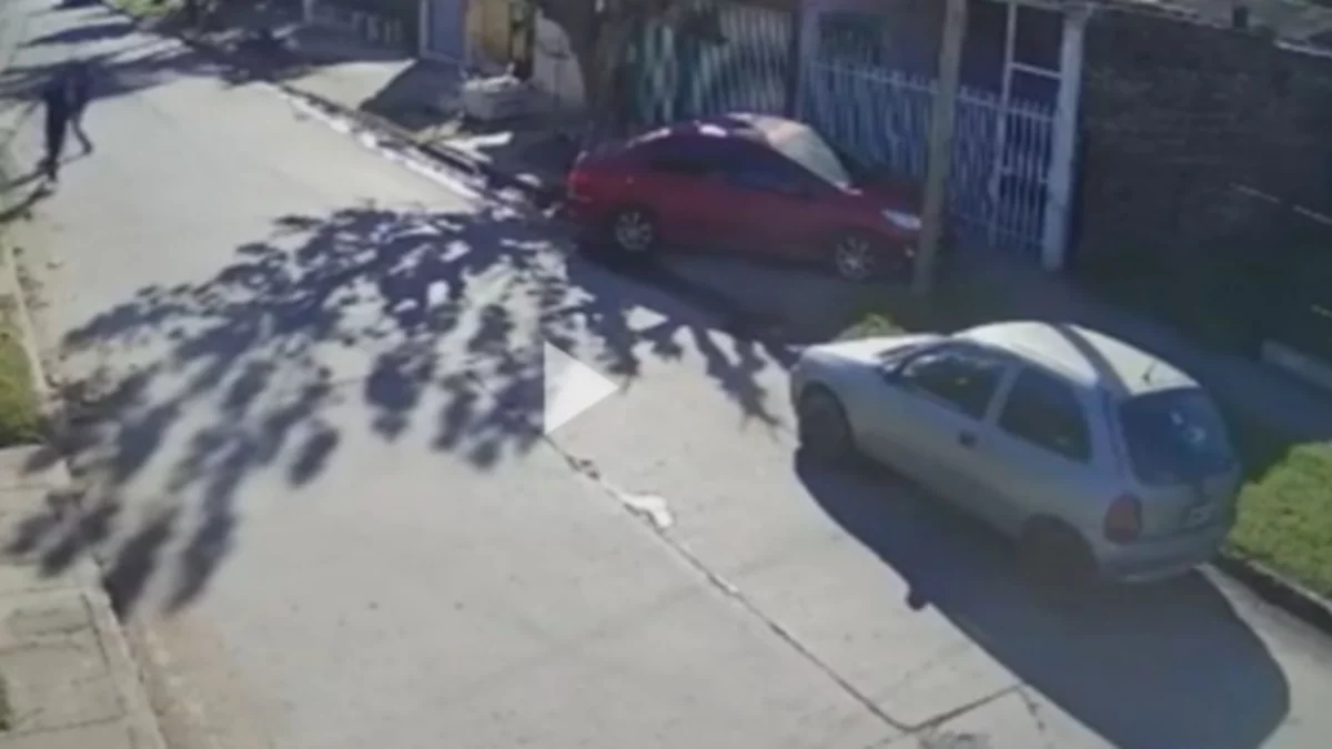 Le robaron el celular mientras pedía una ambulancia