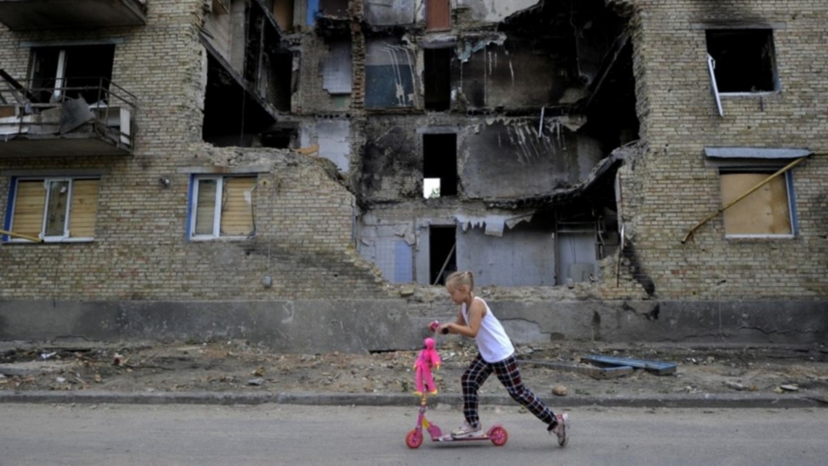 Rusia se acerca a tomar todo el Donbass con aviones y misiles