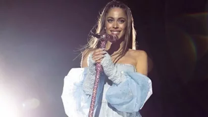 Tini Stoessel es buscada por robarse los apuntes de una fan