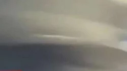 Video: un OVNI "camuflado" entre las nubes