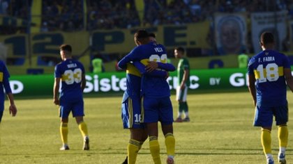 Boca sufrió ante Ferro pero clasificó a octavos