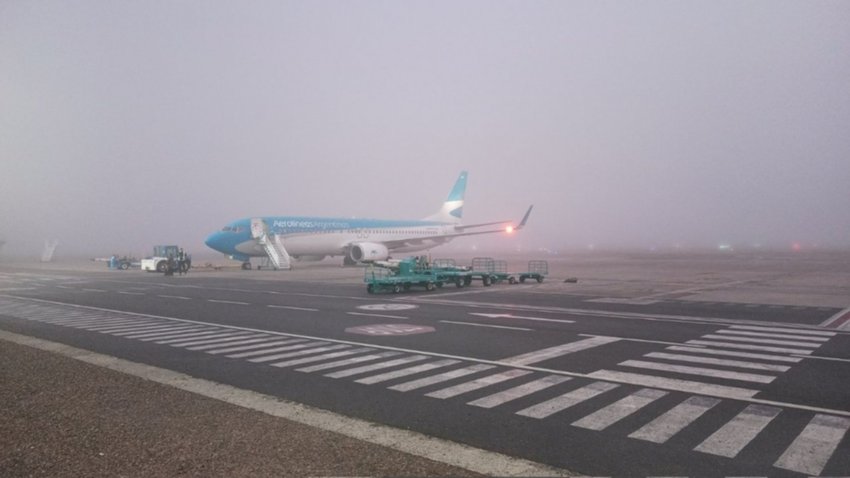 Por la niebla se desviaron vuelos que debían llegar a Neuquén