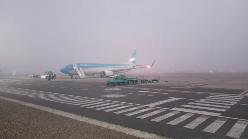 Por la niebla se desviaron vuelos que debían llegar a Neuquén
