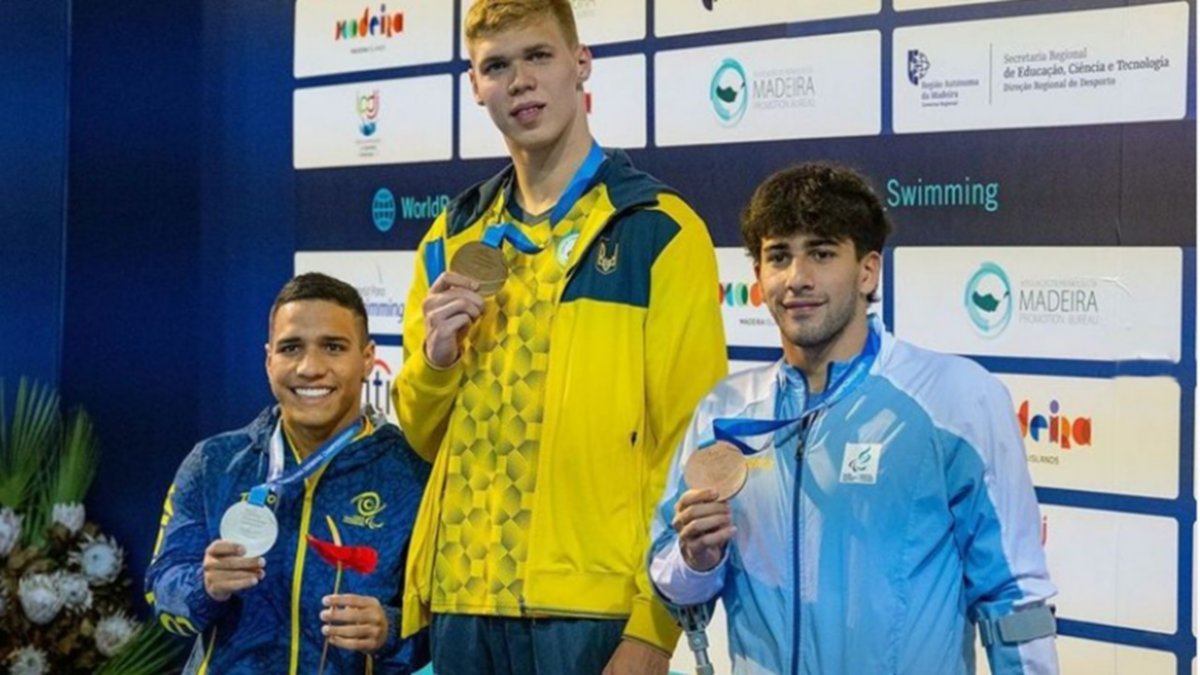 Iñaki no se baja del podio mundial