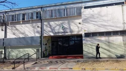 La maestra vio heridas en el nene y la madre la atacó a trompadas