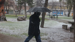 ¿Llega la nieve a Neuquén capital?
