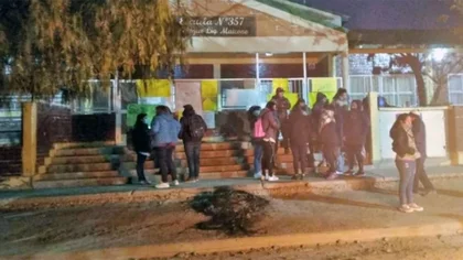 Siguen las protestas en la escuela baleada por "los soldaditos"