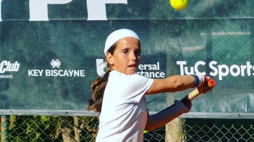 Con tan sólo 12 años apuesta por su tenis en España