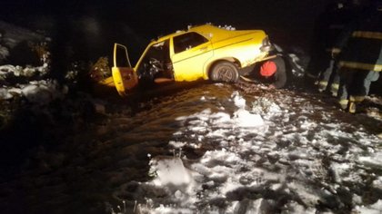 Fue a una fiesta, se accidentó en la nieve y terminó atascado en la meseta