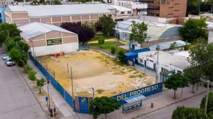 Viajó de Plottier a un torneo de natación y murió de un paro