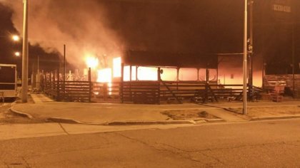 Ardió un bar en el Paseo de la Costa