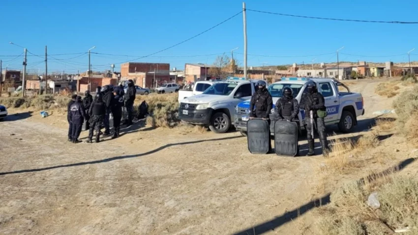 Horror: encontraron a un menor muerto, con una manguera atada al cuello