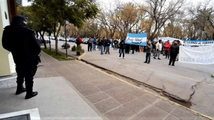 “Cobramos menos que un plan social”