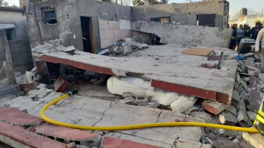 Explotó un termotanque y se derrumbó una casa